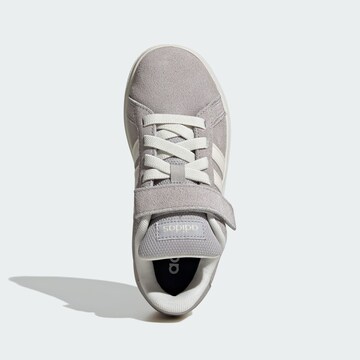 ADIDAS SPORTSWEAR Sneakers 'Grand Court 00s' in Grijs