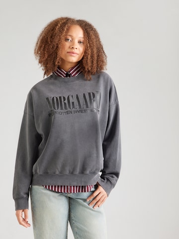 MADS NORGAARD COPENHAGEN Sweatshirt 'Compact Atli' i grå: forside