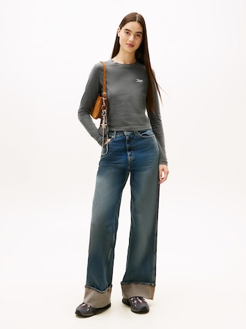 T-shirt Tommy Jeans en gris