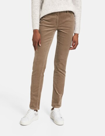 GERRY WEBER Regular Broek in Beige: voorkant