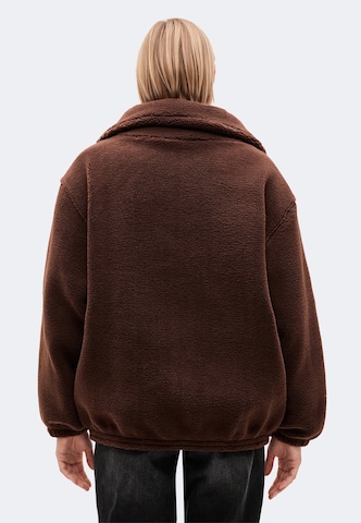 WEEKDAY Ζακέτα φλις 'Wren' σε καφέ