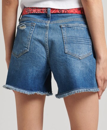 Superdry Regular Shorts in Blau