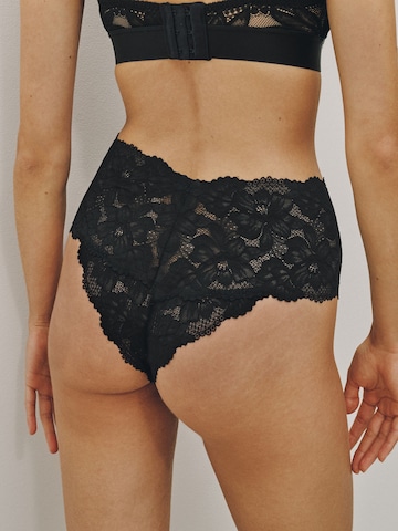 Next Slip in Black