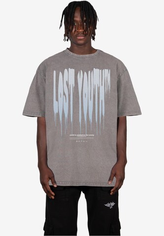 Lost Youth T-Shirt in Grau: predná strana