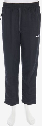 UMBRO Pants in 31-32 in Black: front