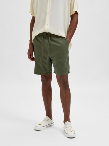 SELECTED HOMME Regular Pants 'Newton' in Green: front