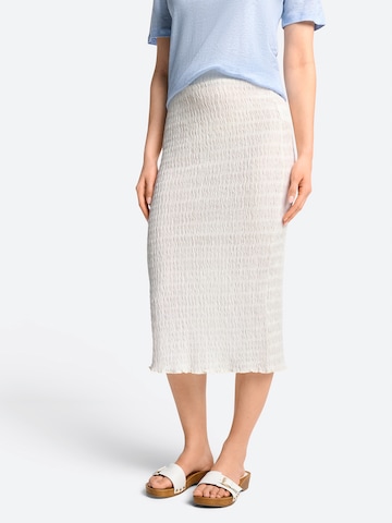 Rich & Royal Skirt in White: front