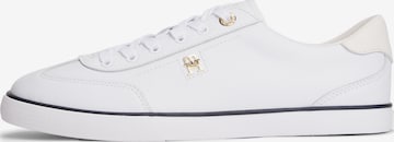 Baskets basses 'CHIC' TOMMY HILFIGER en blanc : devant