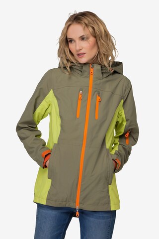LAURASØN Performance Jacket in Green: front