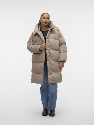 Vero Moda Curve Wintermantel 'STELLA' in Beige