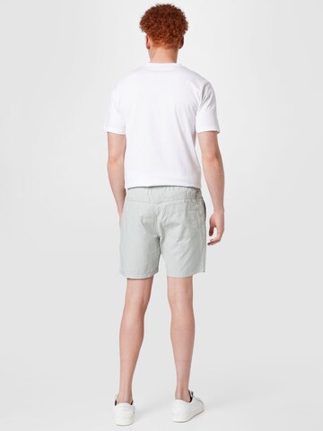 Cotton On Regular Shorts in Grün