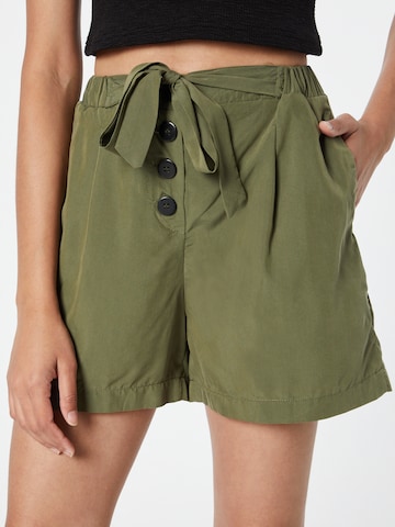 Koton Regular Pleat-Front Pants in Green