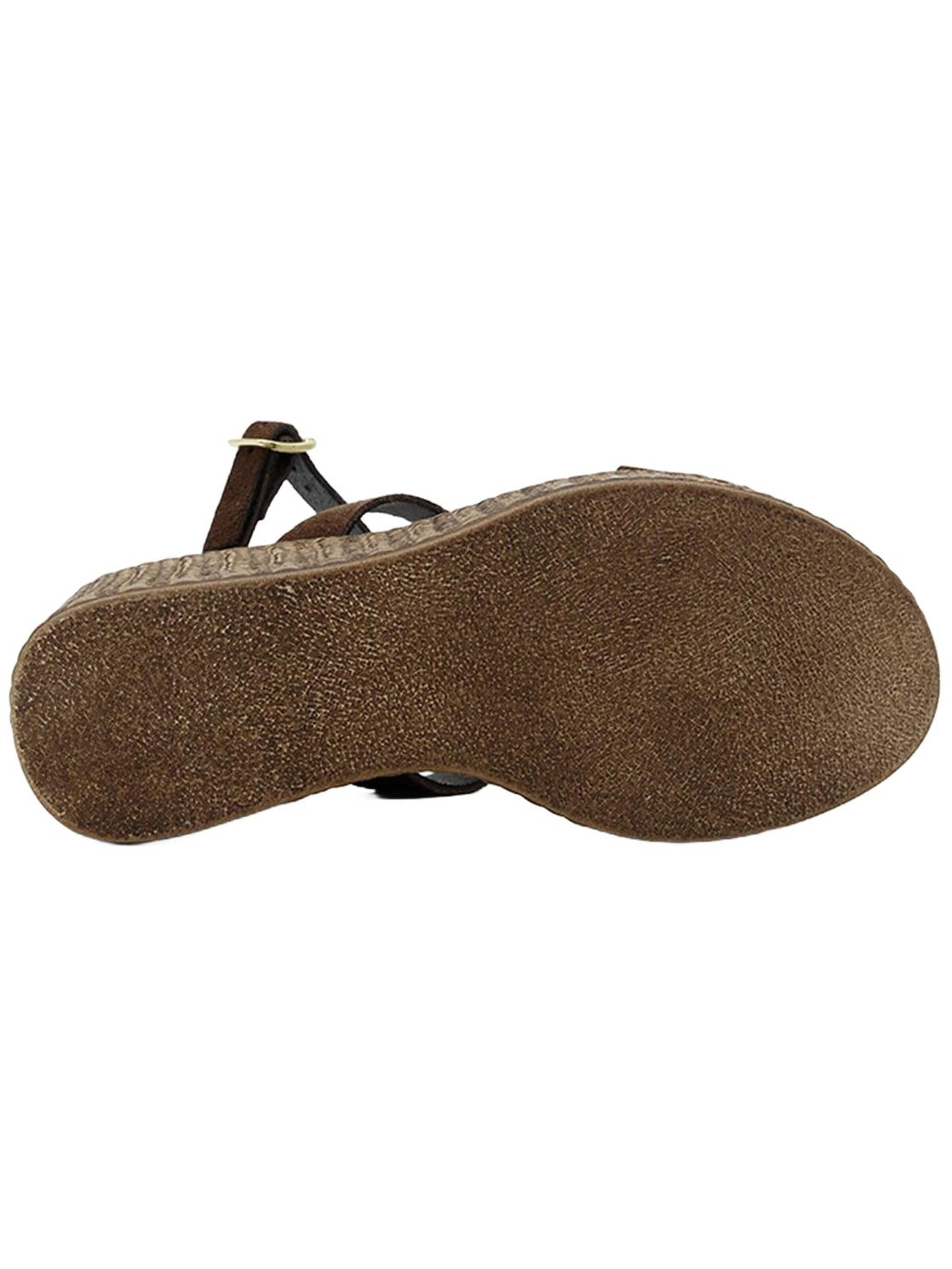 Desa - Sandalias con hebilla 'DESA Damen-Wildledersandalen mit Keilabsatz und goldenen Details' en marrón