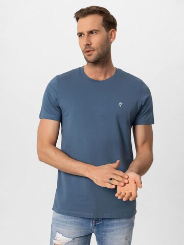Jacey Quinn Shirt in Blau: Vorderseite