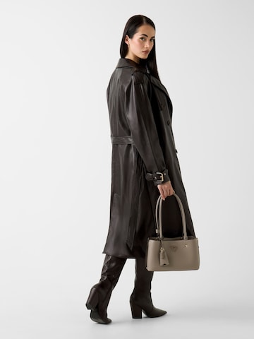 GUESS Mantel in Braun