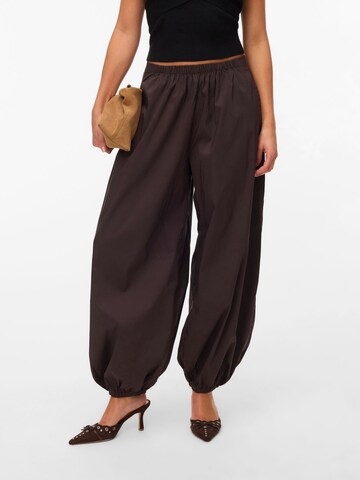 VERO MODA regular Bukser i brun: forside