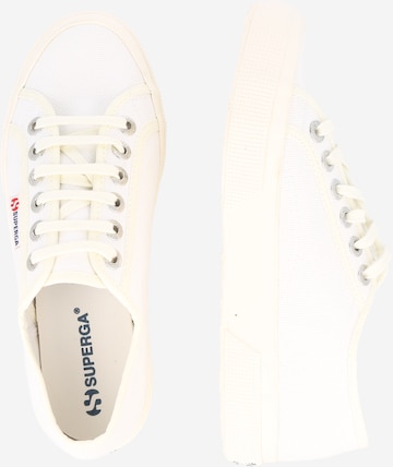 SUPERGA Σνίκερ χαμηλό 'Emily' σε λευκό