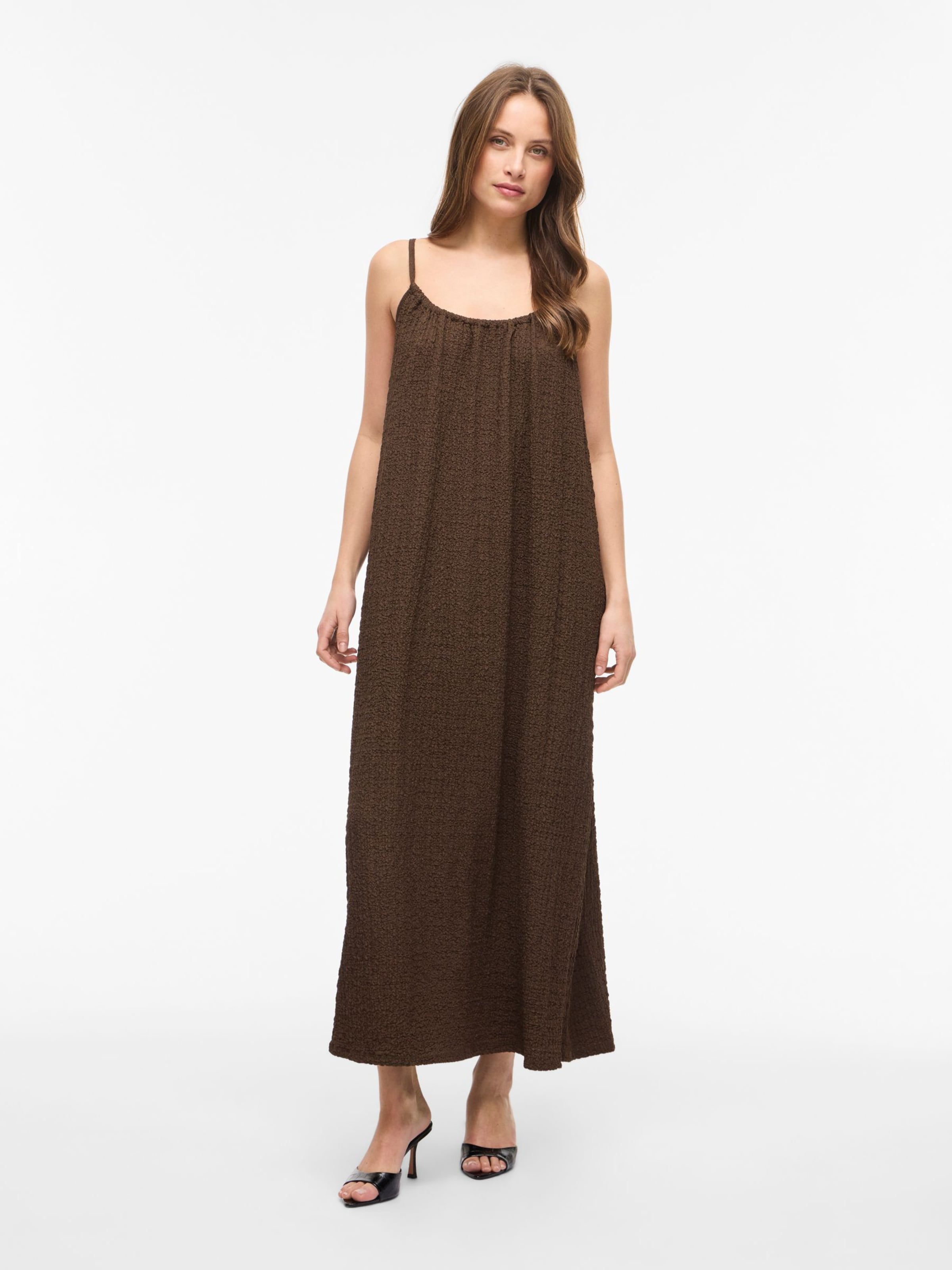 Robe VILA en marron : devant
