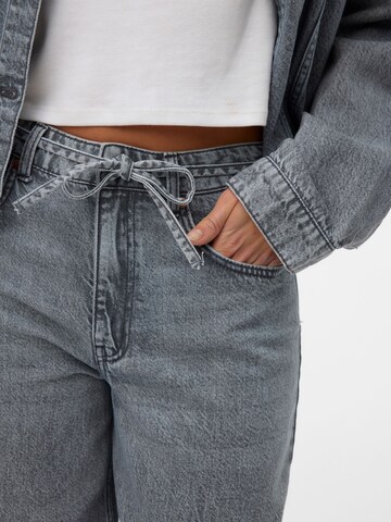 Barrel Jeans 'VMEstelle' di VERO MODA in grigio