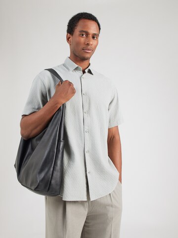 Coupe regular Chemise JJ Rebel en gris : devant