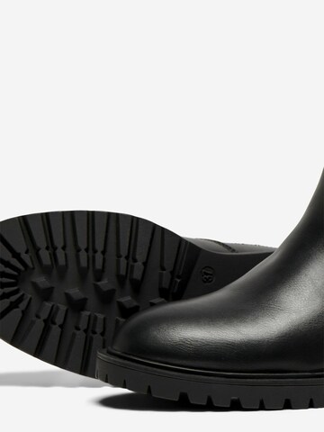 ONLY Chelsea boots 'ONLTINA-13' in Black