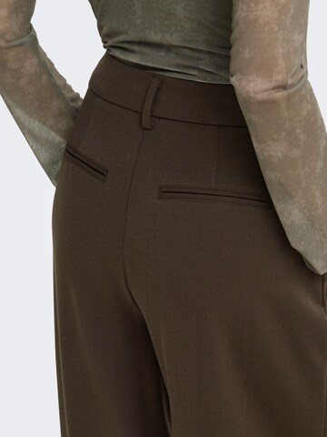 ONLY - Pierna ancha Pantalón plisado 'ONLPalino' en marrón