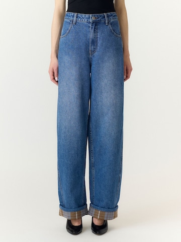 YAS Barrel Jeans 'YASLua' in Blue: front