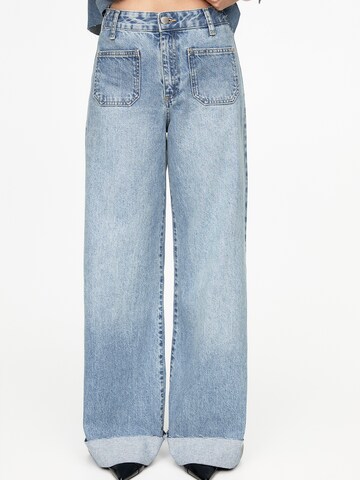 Pull&Bear Wide leg Jeans i blå: framsida