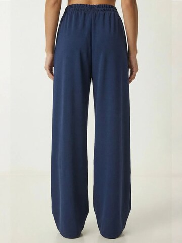 Wide leg Pantaloni sportivi di Happiness İstanbul in blu