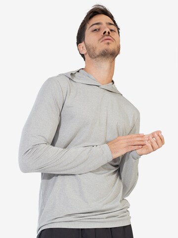 Spyder - Sweatshirt de desporto em cinzento