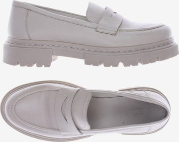 5TH AVENUE Flats & Loafers in 40 in White: front