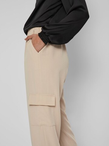 VILA Tapered Cargo trousers 'PETRA' in Beige