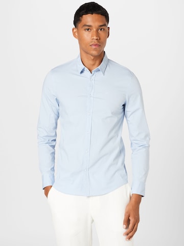 mėlyna Calvin Klein Priglundantis modelis Marškiniai: priekis