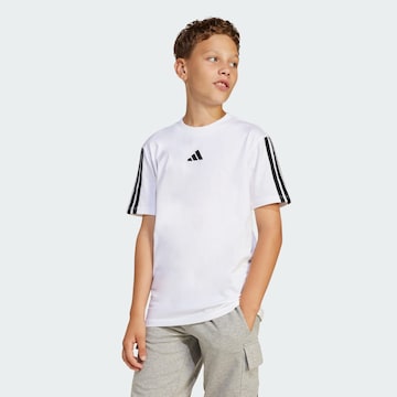 T-Shirt fonctionnel 'Essentials' ADIDAS SPORTSWEAR en blanc : devant