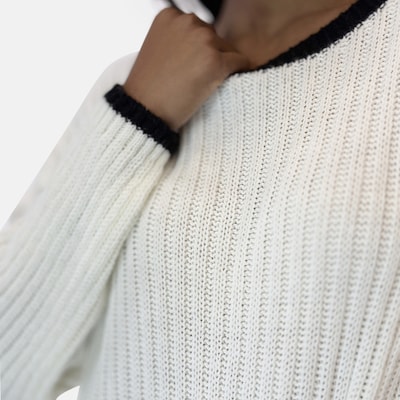 Elara Strickkleid in schwarz / weiß, Produktansicht