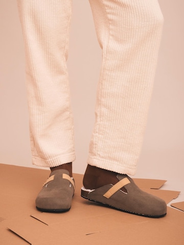 nae Vegan Shoes Slipper 'Levu' in Green: front