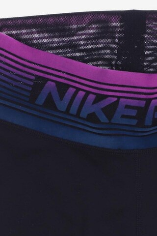 NIKE Shorts S in Schwarz