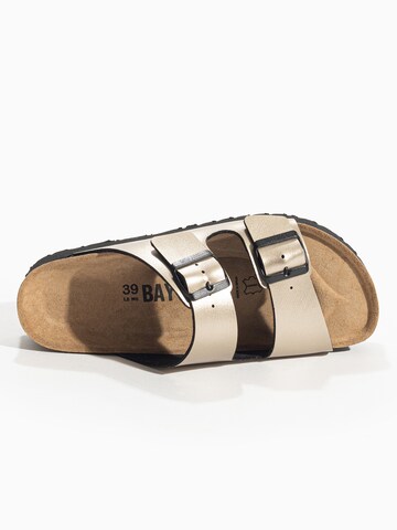 Mule 'Edith' Bayton en or