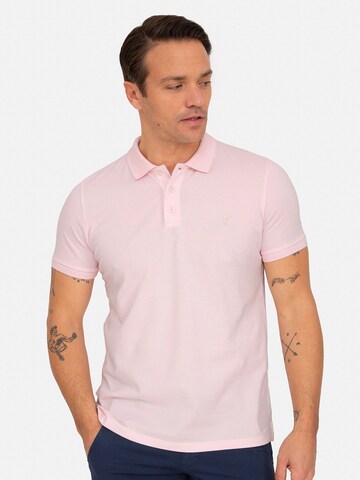 Jacey Quinn - Camisa em rosa: frente