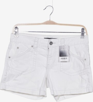 Calvin Klein Jeans Shorts in M in White: front