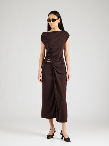 Robe & Other Stories en marron