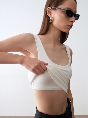 Haut Dilvin en blanc