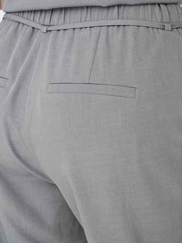 ONLY Carmakoma Regular Bundfaltenhose 'CARMarine' in Grau
