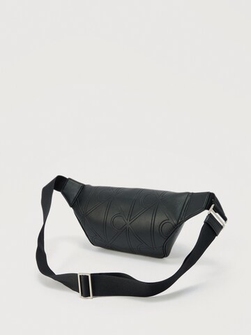 Calvin Klein - Bolsa de cintura em preto