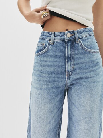 Pull&Bear Loosefit Jeans i blå