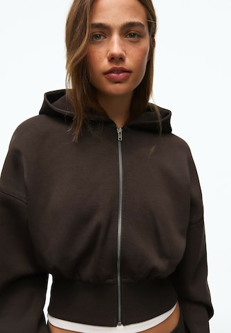 Bershka Tepláková bunda - Hnedá