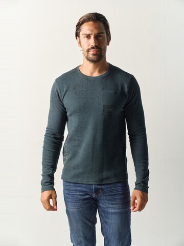 Tricou de la KOROSHI pe verde: față