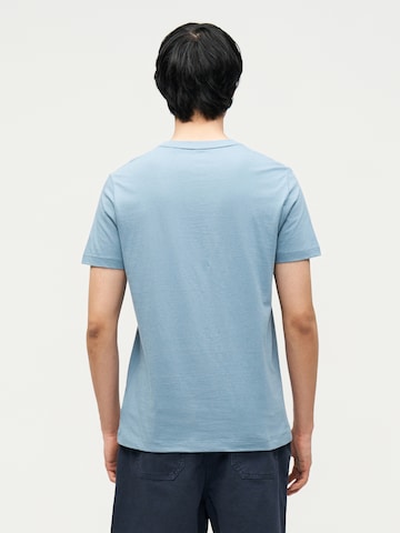 Tricou de la GAP pe albastru