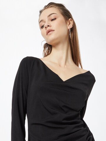 Rochie de cocktail de la Vera Mont pe negru