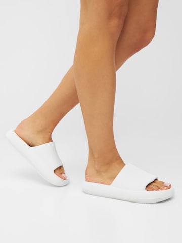 Bianco Mules 'JULIA' in White: front